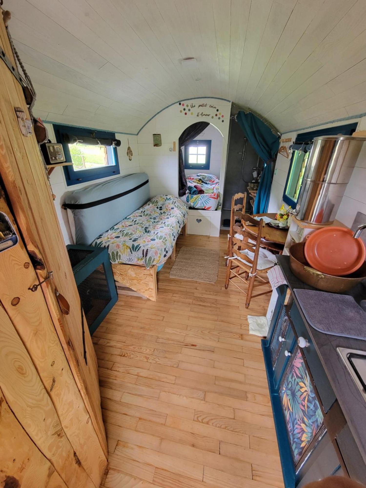 La Roulotte Tiny House Du Mond'Ideal Leval  Екстер'єр фото