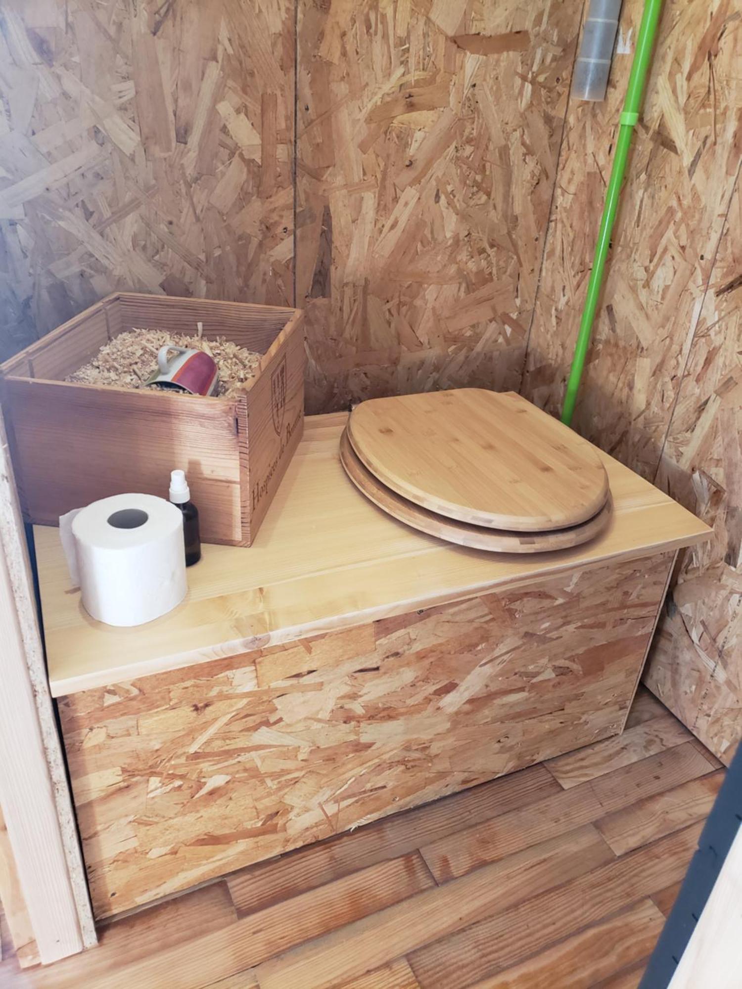 La Roulotte Tiny House Du Mond'Ideal Leval  Екстер'єр фото
